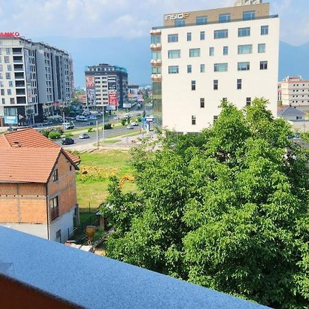 Brand New Two Bedroom And One Living Room Apartment In A Great Location! 塞拉耶佛 外观 照片