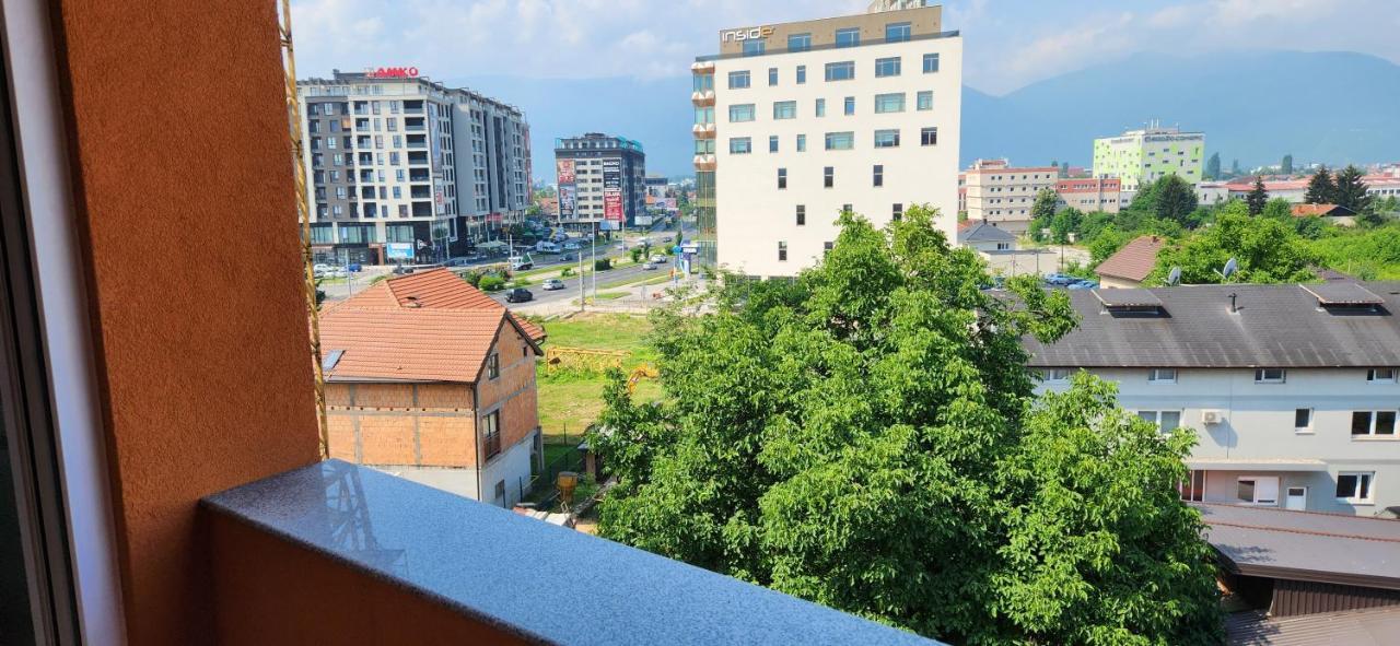 Brand New Two Bedroom And One Living Room Apartment In A Great Location! 塞拉耶佛 外观 照片