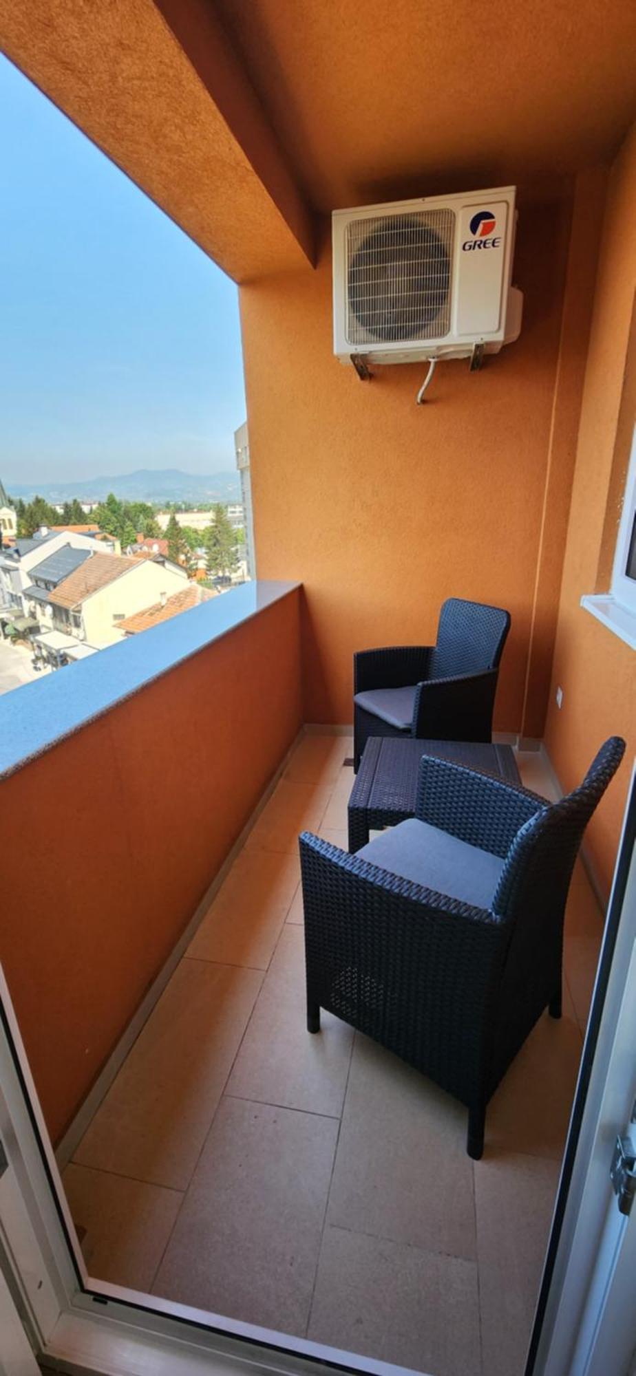 Brand New Two Bedroom And One Living Room Apartment In A Great Location! 塞拉耶佛 外观 照片